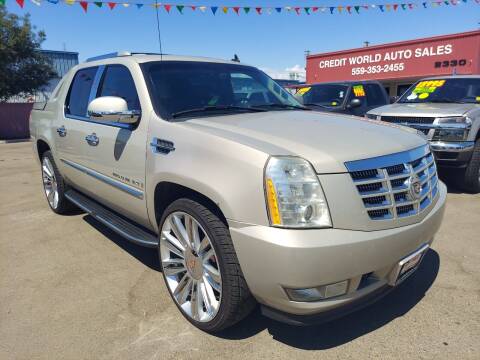 2007 Cadillac Escalade EXT for sale at Credit World Auto Sales in Fresno CA