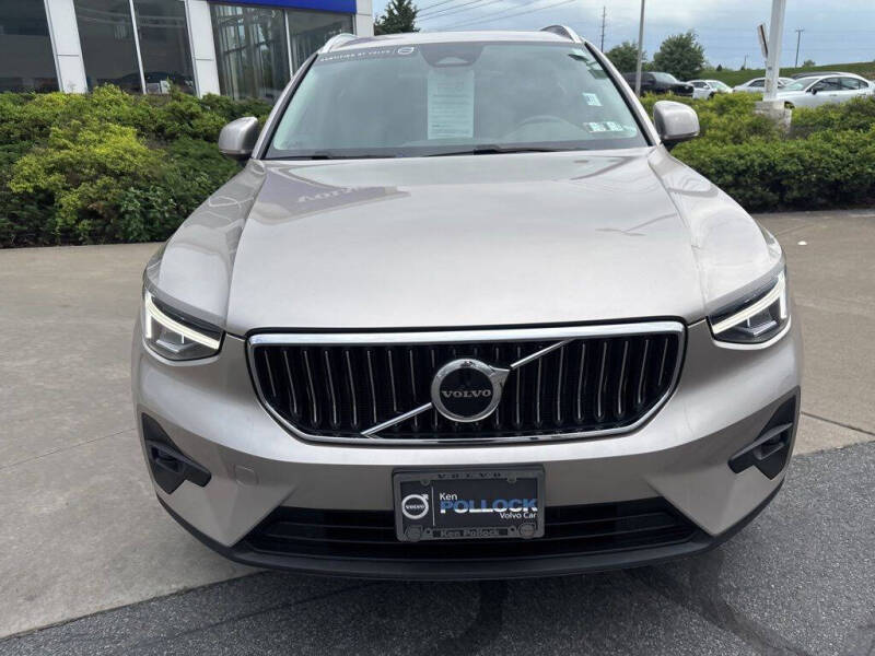 2023 Volvo XC40 B5 Plus Bright Theme