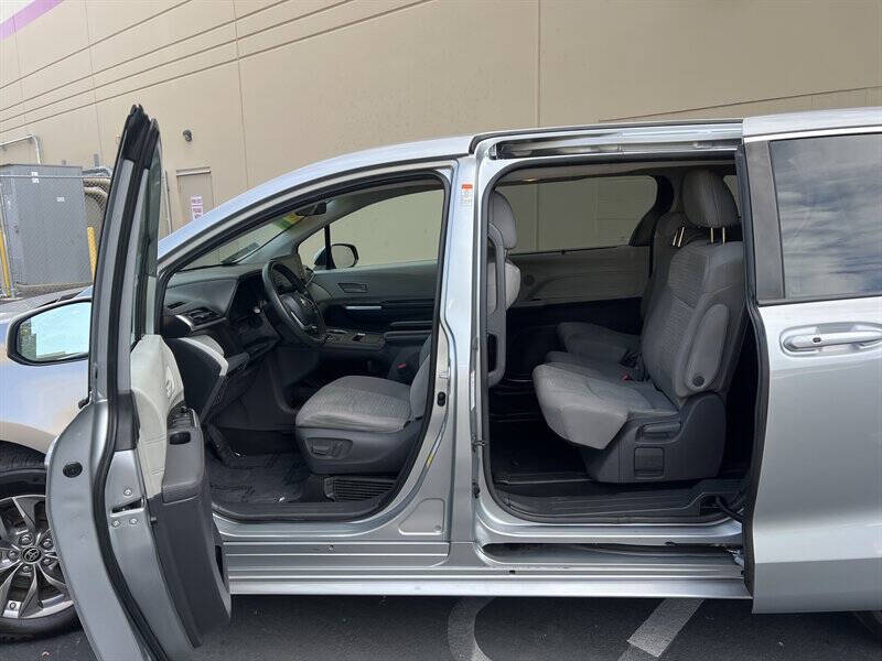 2021 Toyota Sienna LE 8-Passenger