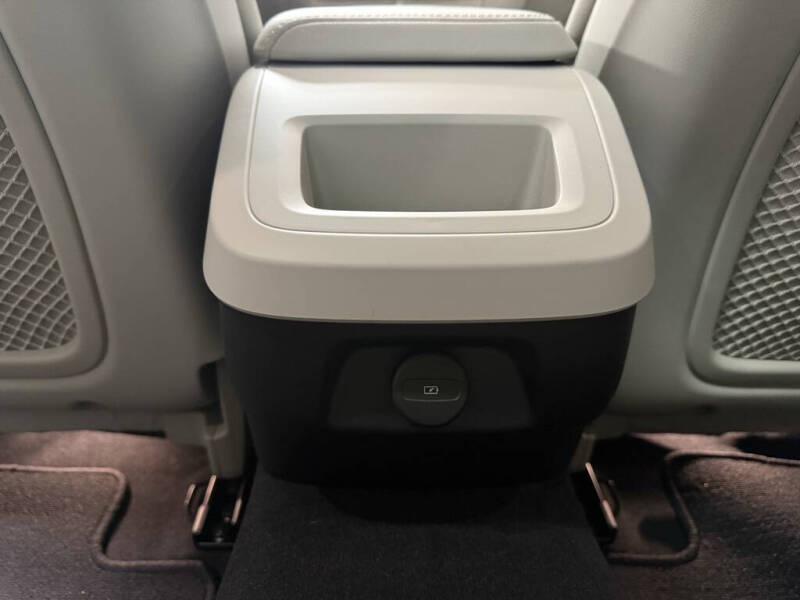 2024 Volvo S60 B5 Plus Dark Theme