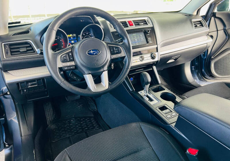 2017 Subaru Outback Base photo 16