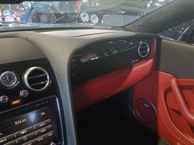 2015 Bentley Continental 26