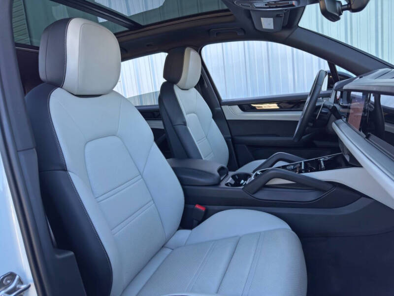 2024 Porsche Cayenne E-Hybrid