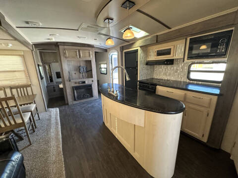 2018 Winnebago Winnie Plus 27RBDS