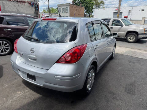 2010 Nissan Versa 1.8 S
