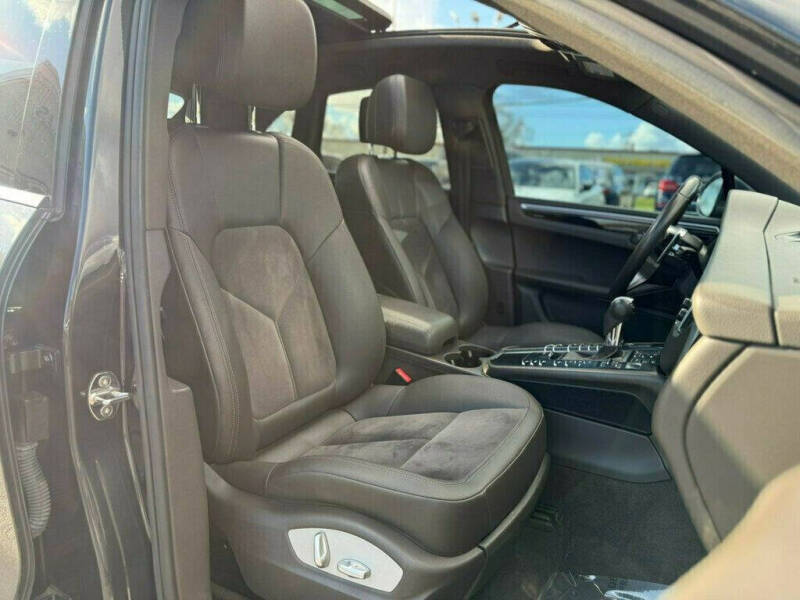 2017 Porsche Macan