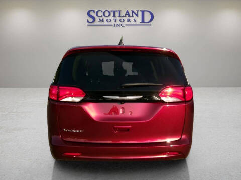 2023 Chrysler Voyager LX