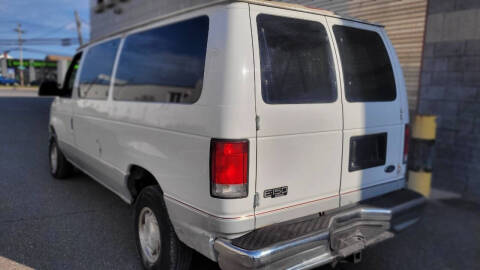 2000 Ford E-150 Chateau