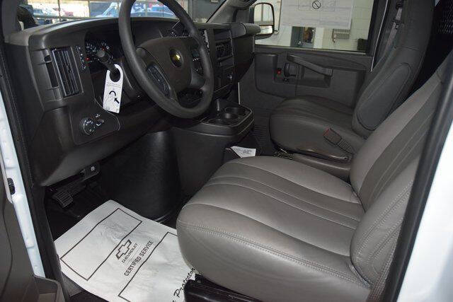 2025 Chevrolet Express 2500