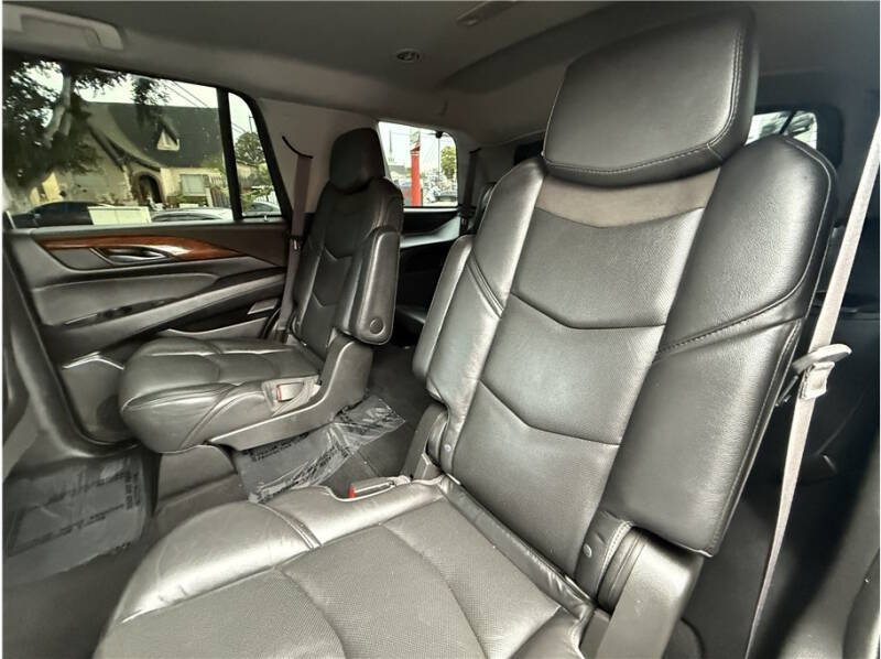 2017 Cadillac Escalade Standard