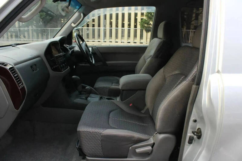 2000 Mitsubishi Pajero