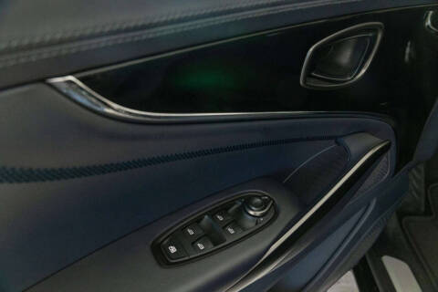 2025 Aston Martin DBX 707