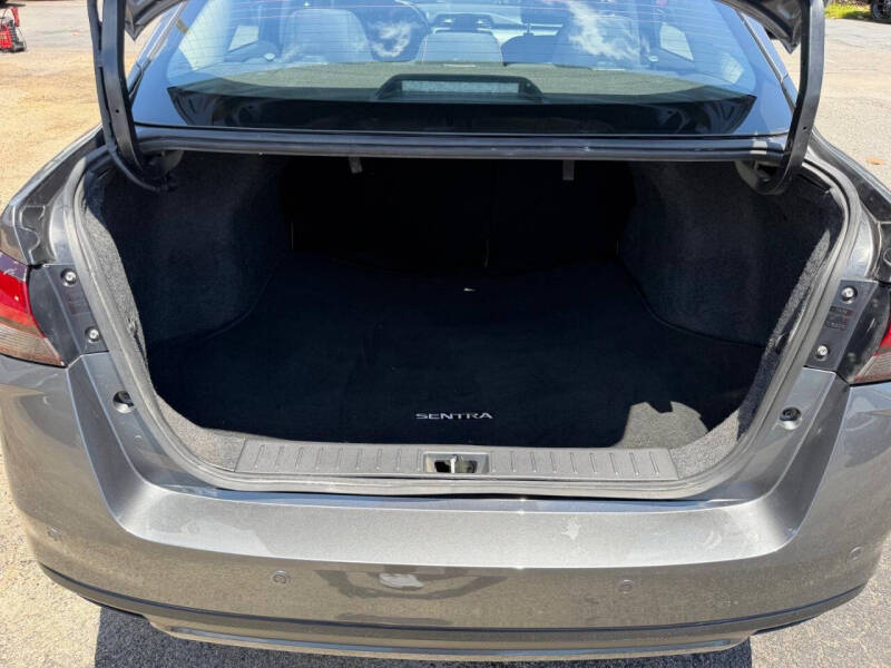 2024 Nissan Versa SR