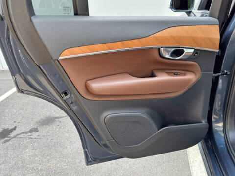 2023 Volvo XC90 Recharge T8 Core Bright Theme