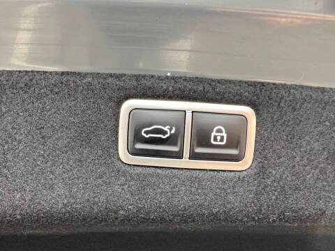 2023 Genesis G70