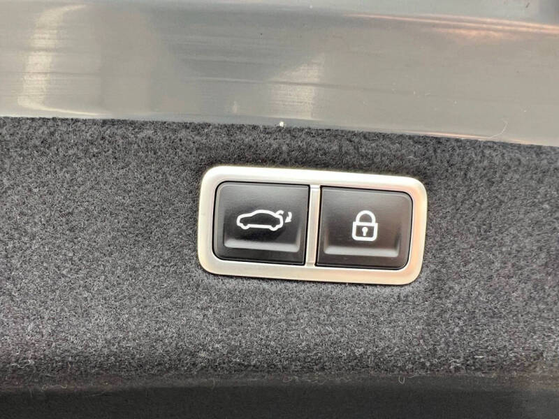 2023 Genesis G70