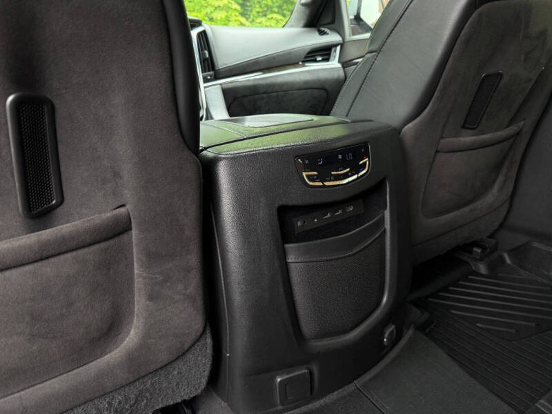 2018 Cadillac Escalade Platinum