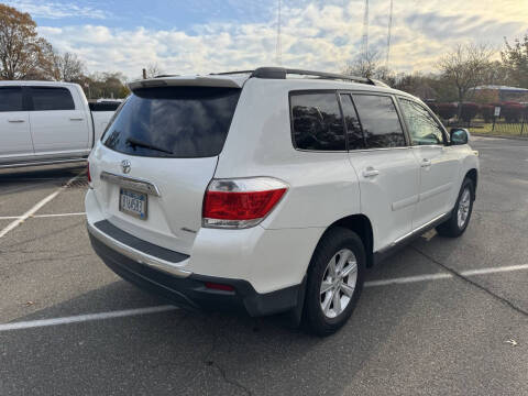 2011 Toyota Highlander SE