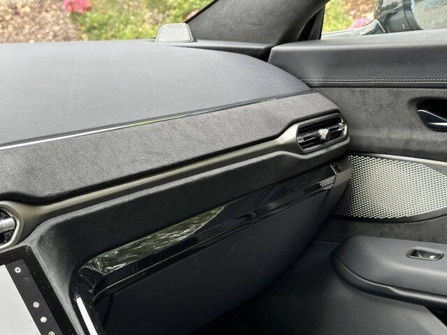 2025 Aston Martin Vantage