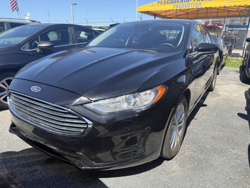 2019 Ford Fusion SE's photo