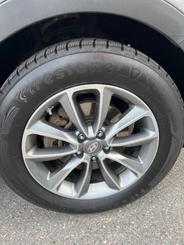 2017 Hyundai Santa Fe SE