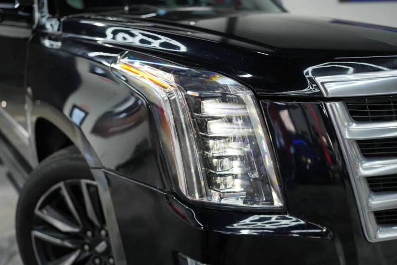 2017 Cadillac Escalade Luxury