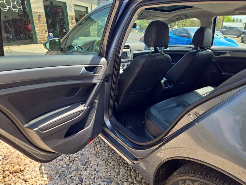 2017 Volkswagen Golf TSI S