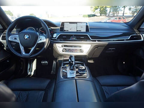 2017 BMW 7 Series 750i