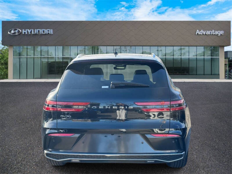 2026 Genesis GV70 2.5T Advanced