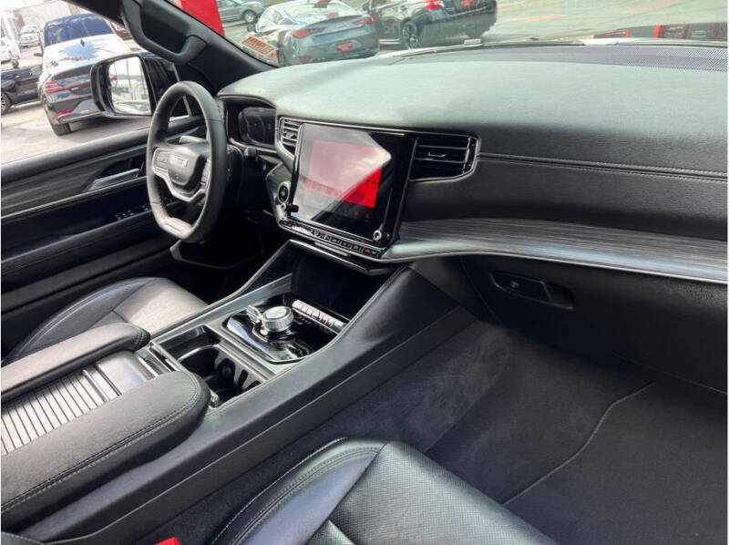 2023 Jeep Wagoneer L