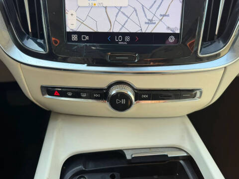 2023 Volvo S60 B5 Plus Dark Theme