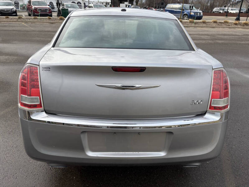 2011 Chrysler 300