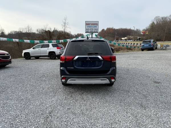 2020 Mitsubishi Outlander ES