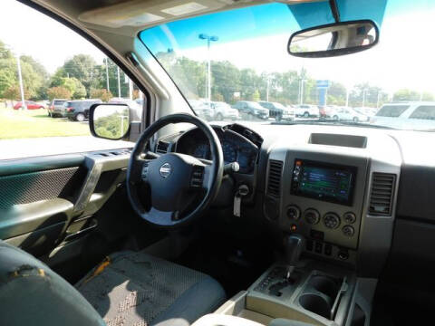 2004 Nissan Armada SE