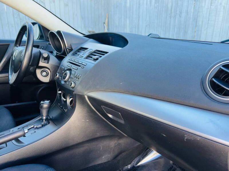 2012 Mazda MAZDA3 i Touring