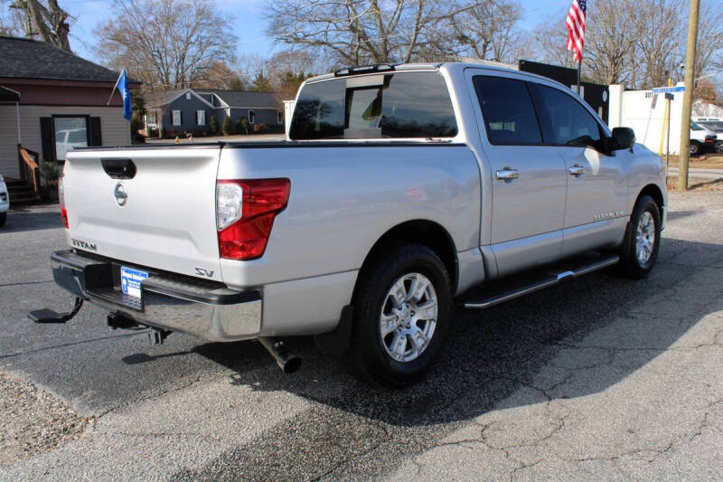 2019 Nissan Titan SV