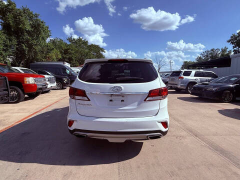 2017 Hyundai Santa Fe SE