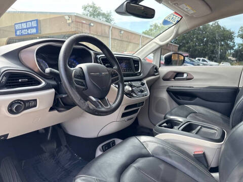 2020 Chrysler Voyager LXi