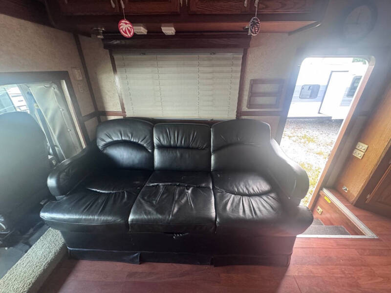 2007 Volvo Showhauler