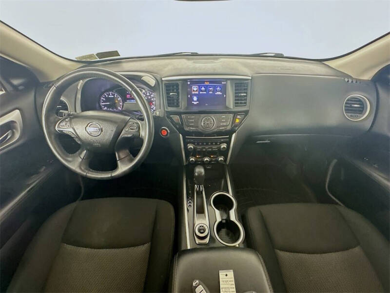 2020 Nissan Pathfinder SV