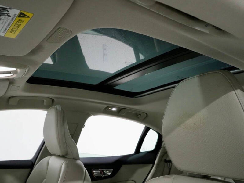 2023 Volvo S60 B5 Plus Dark Theme