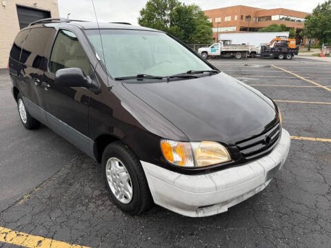 2003 Toyota Sienna LE