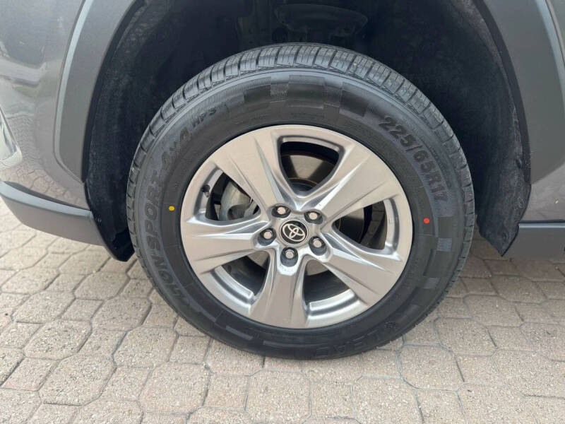 2022 Toyota RAV4 XLE