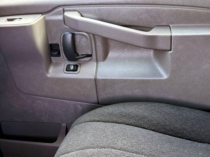 2023 GMC Savana 2500