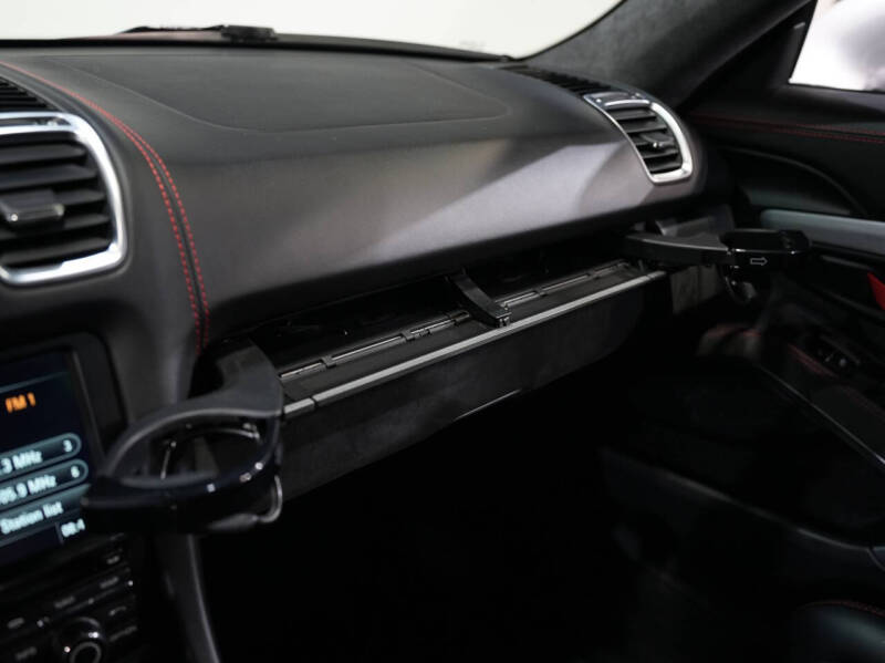 2016 Porsche Cayman GT4