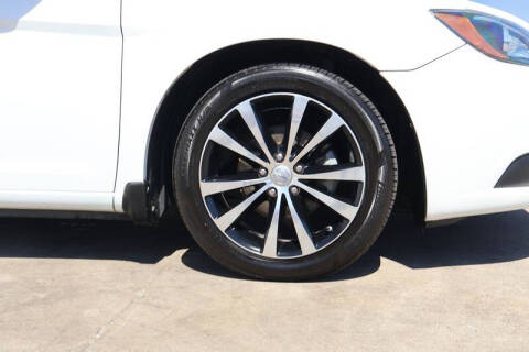 2013 Chrysler 200 Limited