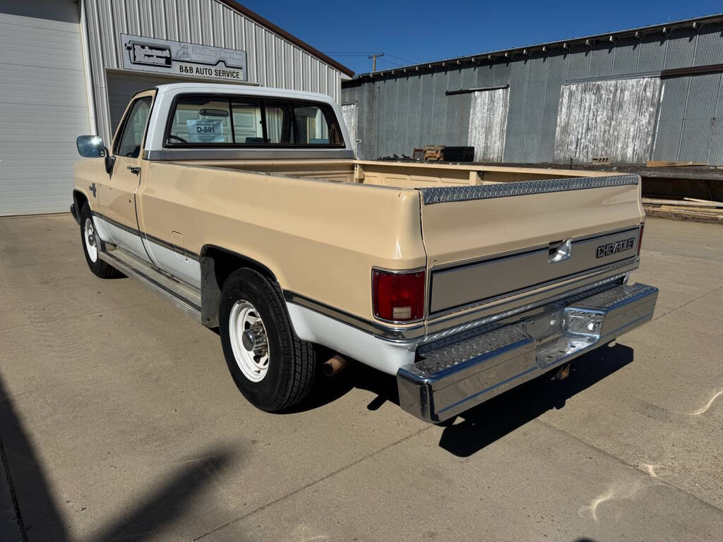 1987 Chevrolet R/V 20 Series 17