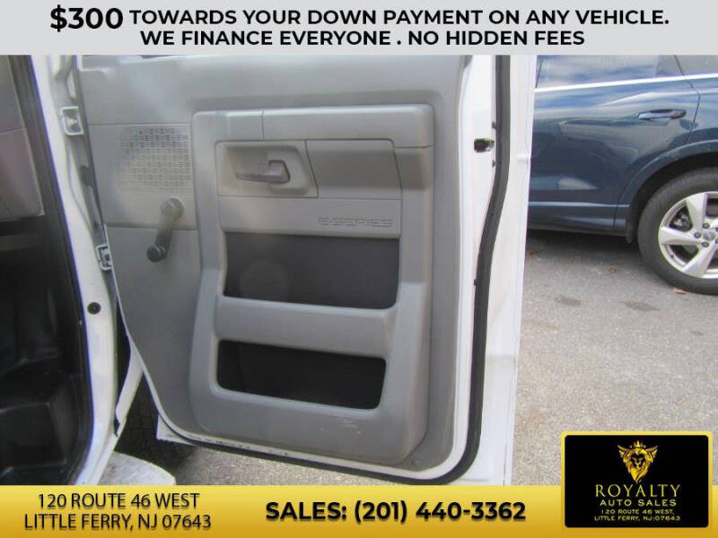 2011 Ford E-Series E-150 XLT