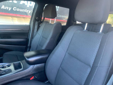 2018 Jeep Grand Cherokee Laredo E