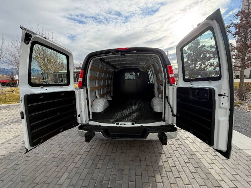 2024 Chevrolet Express 2500